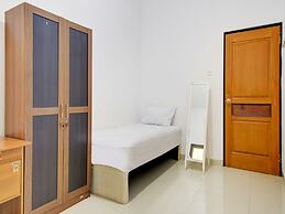 OYO Life 89990 Kost Waterfront 75 Sub