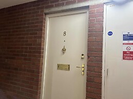 Lady Jane Court by Paymán Club