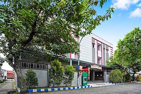 OYO 90889 Dkb Residence