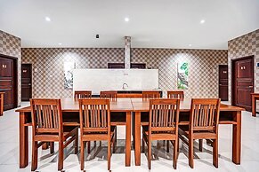 OYO 90889 Dkb Residence