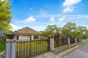 OYO Life 92694 Kost Nino