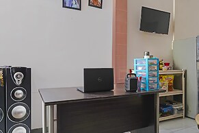 OYO Life 92694 Kost Nino