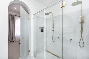 Victoria Hall Apartments