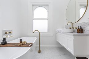 Victoria Hall Apartments