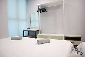 Homesuite' Home at Sutera Avenue