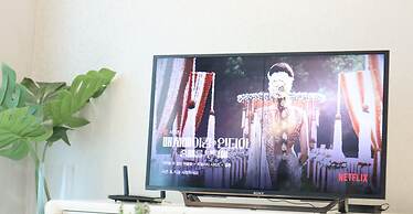 Homesuite' Home at Sutera Avenue