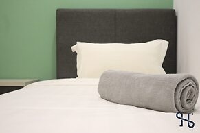 Homesuite' Home at Sutera Avenue