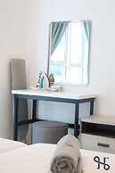 Homesuite' Home at Sutera Avenue