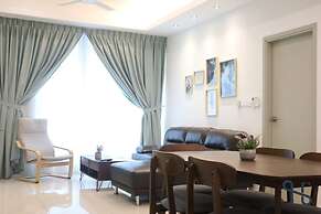Homesuite' Home at Sutera Avenue