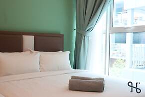 Homesuite' Home at Sutera Avenue