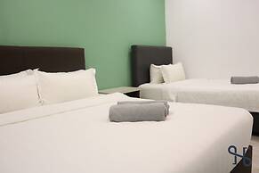 Homesuite' Home at Sutera Avenue