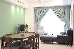Homesuite' Home at Sutera Avenue