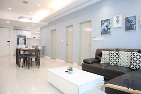 Homesuite' Home at Sutera Avenue