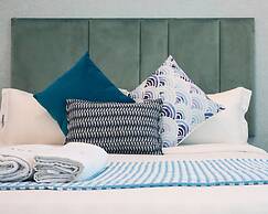 Homesuite' Home at Sutera Avenue