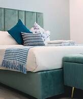 Homesuite' Home at Sutera Avenue