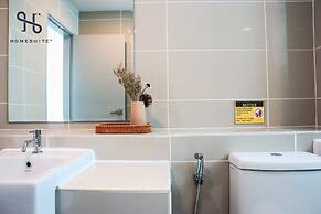 Homesuite' Home at Sutera Avenue