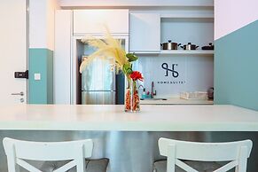 Homesuite' Home at Sutera Avenue