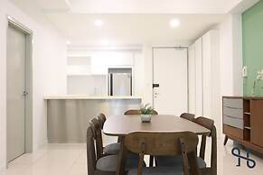 Homesuite' Home at Sutera Avenue