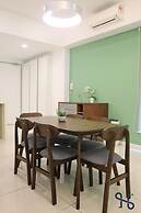 Homesuite' Home at Sutera Avenue