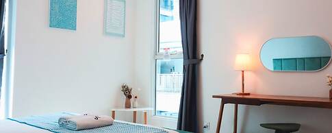 Homesuite' Home at Sutera Avenue