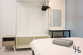 Homesuite' Home at Sutera Avenue