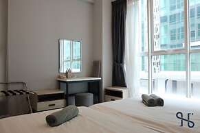 Homesuite' Home at Sutera Avenue