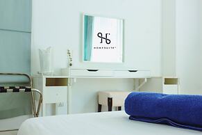 Homesuite' Home at Sutera Avenue