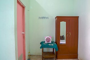 SPOT ON 93210 Griya Kos Kanjeng Mami Syariah