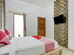 OYO Flagship 90756 Melasti Hills Room & Cafe