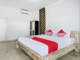 OYO Flagship 90756 Melasti Hills Room & Cafe