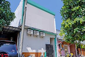 OYO Life 92684 Kost Mutiara Nirwana