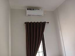 Super OYO 93085 Homy Stay Syariah