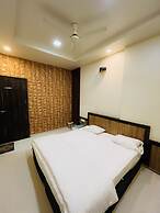 Shree Datta Hotel