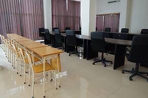 Super OYO 93205 Kusuma Hotel And Convention Hall