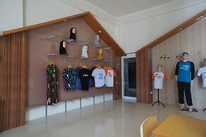 Super OYO 93205 Kusuma Hotel And Convention Hall