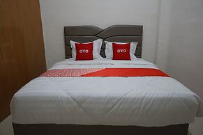 Super OYO 93205 Kusuma Hotel And Convention Hall