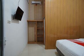 Super OYO 93205 Kusuma Hotel And Convention Hall