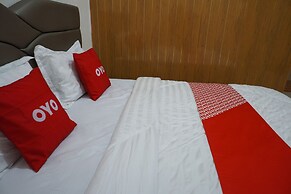 Super OYO 93205 Kusuma Hotel And Convention Hall