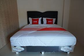 Super OYO 93205 Kusuma Hotel And Convention Hall