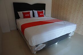 Super OYO 93205 Kusuma Hotel And Convention Hall