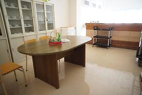 Super OYO 93205 Kusuma Hotel And Convention Hall