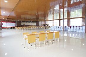 Super OYO 93205 Kusuma Hotel And Convention Hall