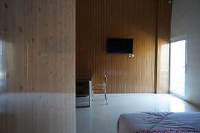 Super OYO 93205 Kusuma Hotel And Convention Hall