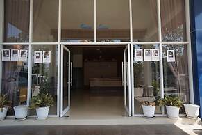 Super OYO 93205 Kusuma Hotel And Convention Hall