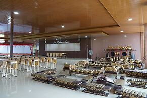 Super OYO 93205 Kusuma Hotel And Convention Hall