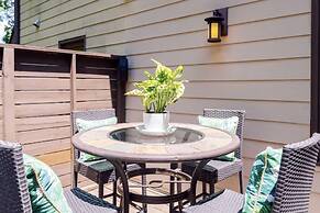 Atlanta Forest Sanctuary 5 Bedroom Home by RedAwning