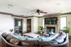 Atlanta Forest Sanctuary 5 Bedroom Home by RedAwning