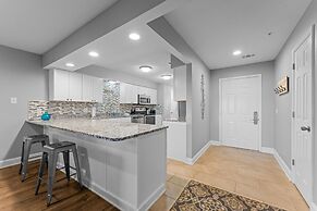 Swanky Sanctuary 2 Bedroom Condo by RedAwning