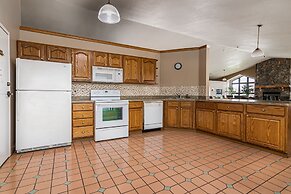 Swanky Sanctuary 2 Bedroom Condo by RedAwning