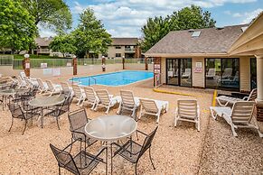 Swanky Sanctuary 2 Bedroom Condo by RedAwning